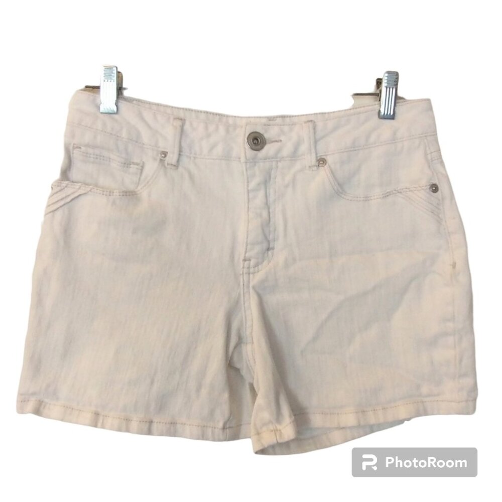 Women's St. John's Bay White Denim Jean Shorts Size 6